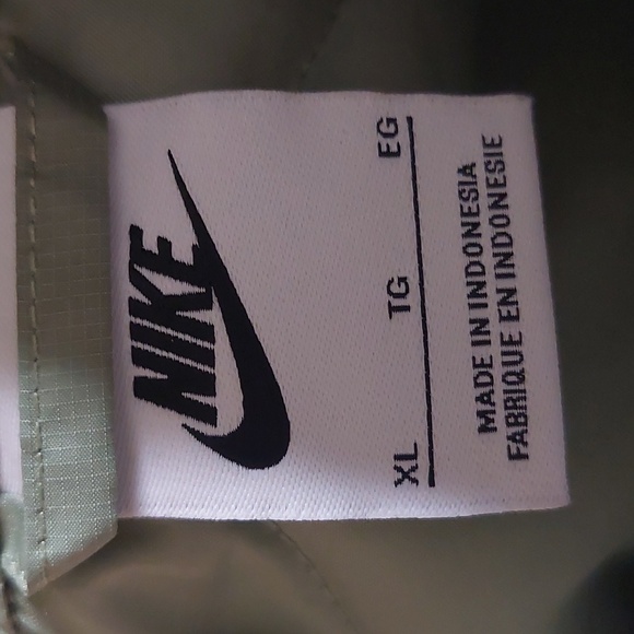 Nike Sportswear Essentials Quilted Trench Coat Jacket Olive Green Womens XL - Picture 4 of 5